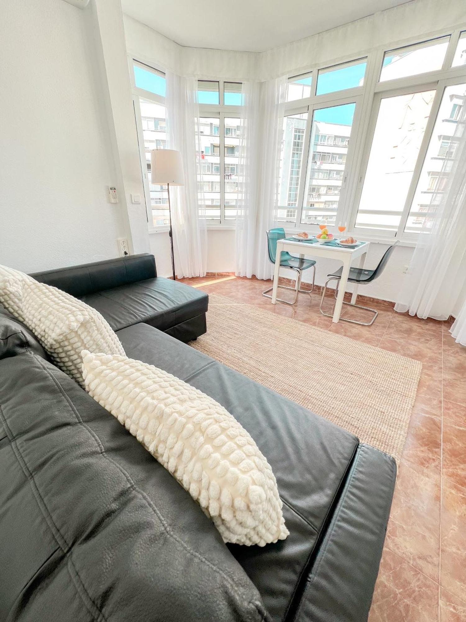 Cozy & Bright Flat Torremolinos Centreアパートメント エクステリア 写真